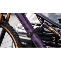 Taurus STELVIO 3 BLACK - bagażnik na hak 3 rowery składany, Swiatła LED